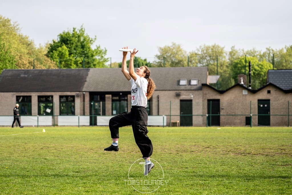 Dulcineas en acción en el Tom's Tourney 2026 de ultimate frisbee en Brujas